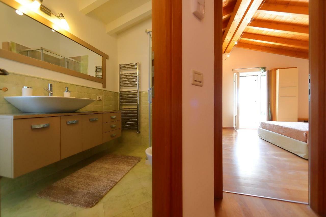 Villa Zarina - Up To 12 People Peschiera del Garda Zewnętrze zdjęcie